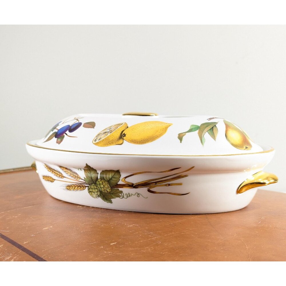 1961 NOS English Royal Worcester Evesham 10" covered dish, Oven to Table ware,
